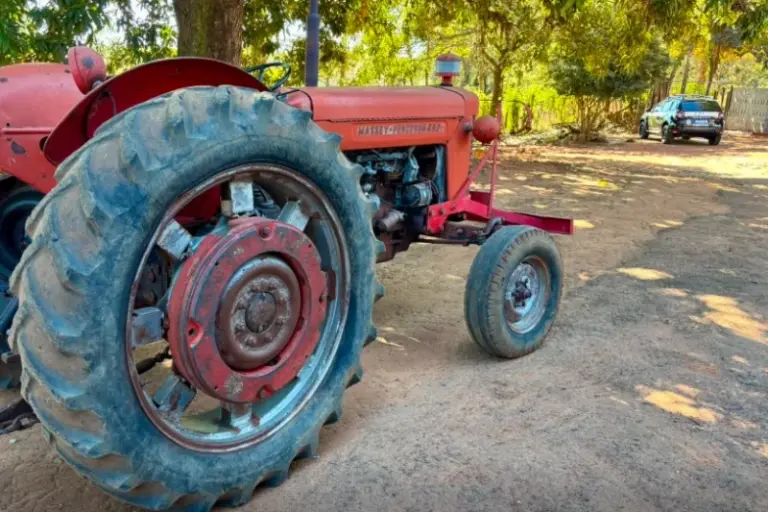 trator-furtado-ha-quase-dois-anos-e-encontrado-em-fazenda-de-estiva-gerbi