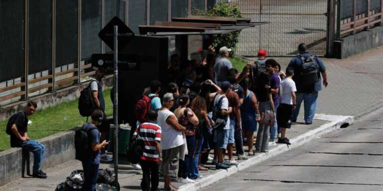 Motoristas de ônibus fazem paralisação na zona sul de São Paulo motoristas-de-onibus-fazem-paralisacao-na-zona-sul-de-sao-paulo